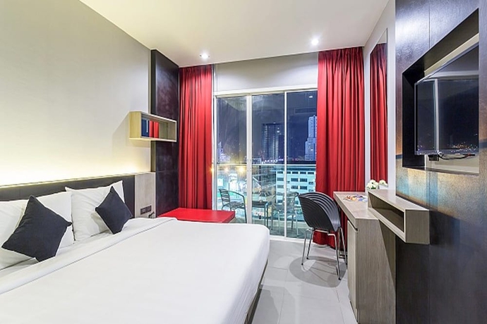 Imagen de la habitación del Hotel Neon Patong. Foto 2