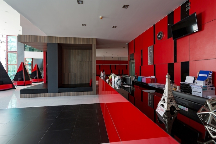 Imagen de los interiores del Hotel Neon Patong. Foto 15
