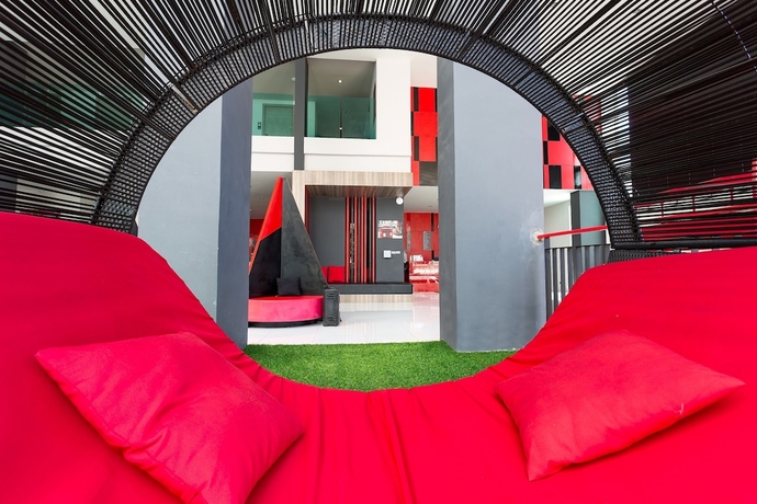 Imagen de los interiores del Hotel Neon Patong. Foto 17