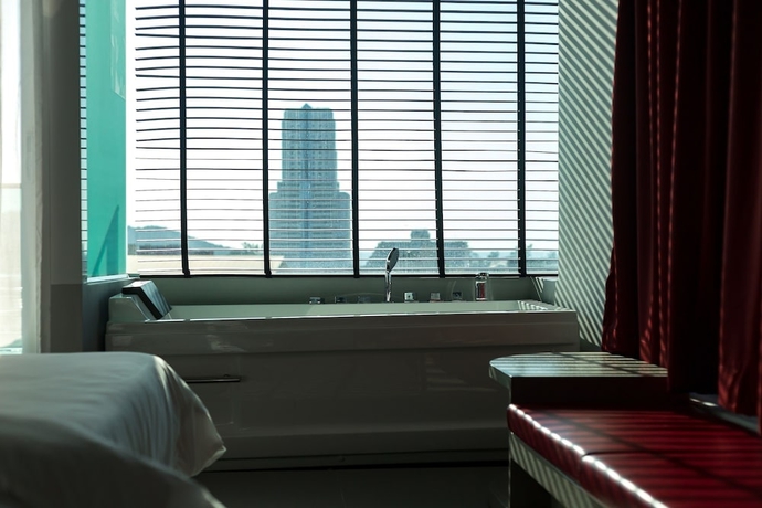 Imagen de la habitación del Hotel Neon Patong. Foto 10