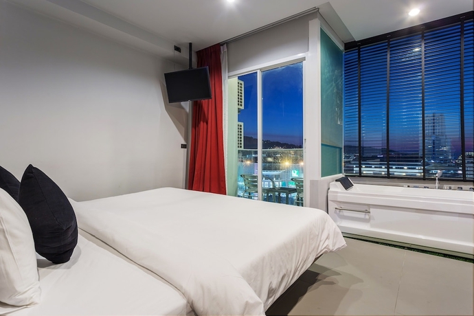 Imagen de la habitación del Hotel Neon Patong. Foto 13