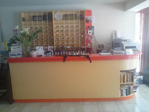 Imagen de los interiores del Hotel Neon, Stalos. Foto 17