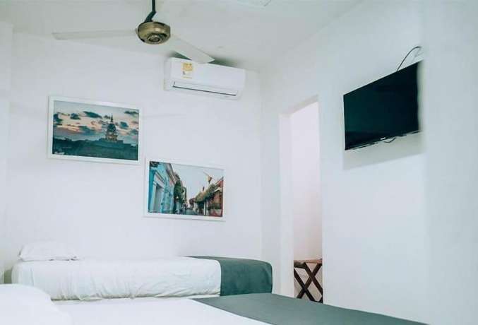 Imagen de la habitación del Hotel Neos Cartagena. Foto 4