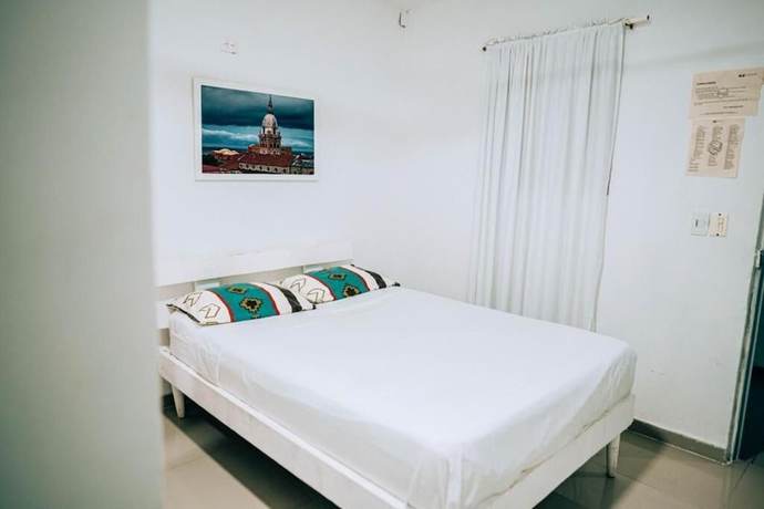 Imagen de la habitación del Hotel Neos Cartagena. Foto 17