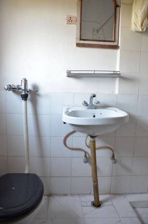 Imagen de la habitación del Hotel Nepal Wildlife Resort. Foto 11