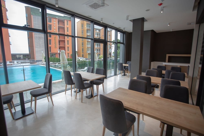 Imagen de los interiores del Hotel Neptun Palace Kvariati. Foto 19