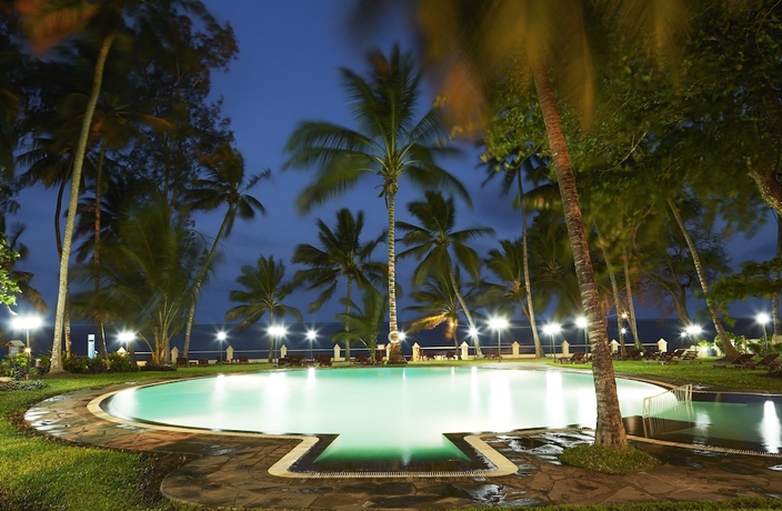 Imagen de la piscina del Hotel Neptune Beach Resort. Foto 18