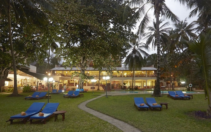 Imagen de los exteriores del Hotel Neptune Beach Resort. Foto 9