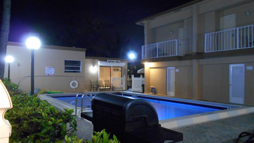 Imagen de los interiores del Hotel Neptune Hollywood Beach. Foto 12
