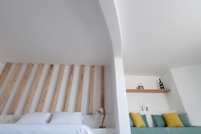 Imagen de la habitación del Hotel Neptune Luxury Spa Suites. Foto 5