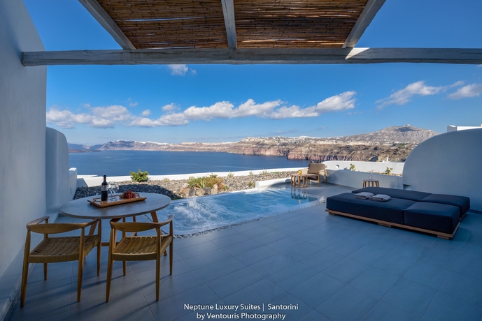 Imagen de la habitación del Hotel Neptune Luxury Spa Suites. Foto 9