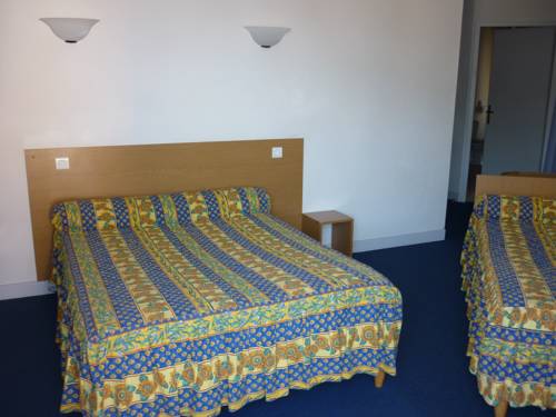 Imagen de la habitación del Hotel Neptune, Montbard. Foto 2