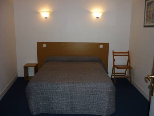 Imagen de la habitación del Hotel Neptune, Montbard. Foto 5