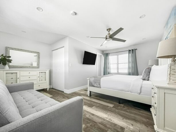 Imagen de la habitación del Hotel Neptune Oceanfront Rentals. Foto 13