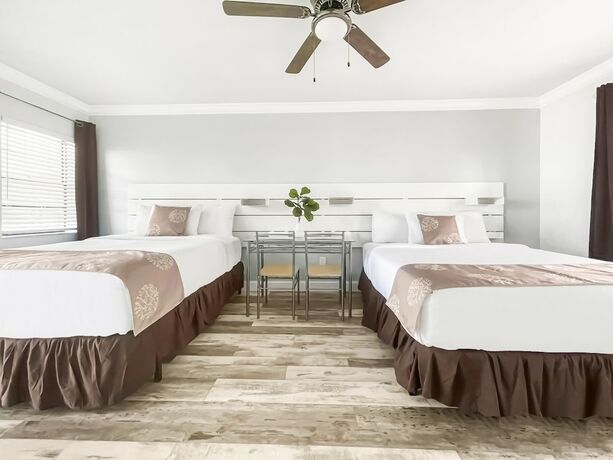 Imagen de la habitación del Hotel Neptune Oceanfront Rentals. Foto 15