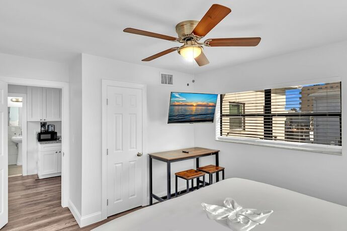 Imagen de la habitación del Hotel Neptune Oceanfront Rentals. Foto 18