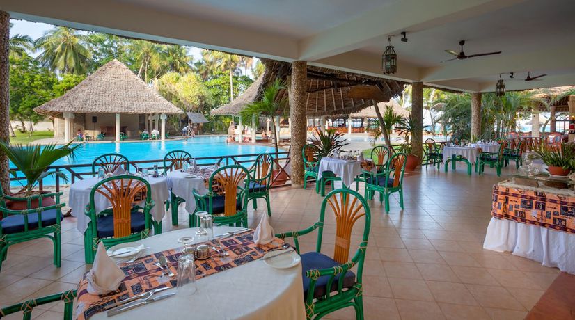 Imagen del bar/restaurante del Hotel Neptune Paradise Beach Resort and Spa. Foto 4