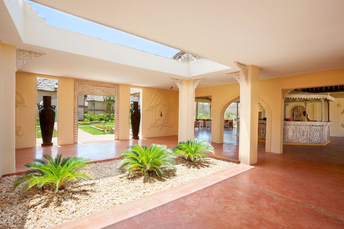 Imagen de los interiores del Hotel Neptune Paradise Beach Resort and Spa. Foto 16