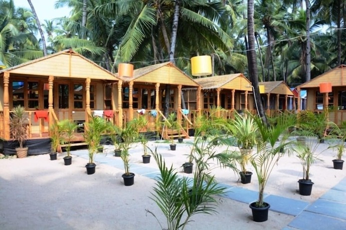 Imagen general del Hotel Neptune Point Beach Resort. Foto 12