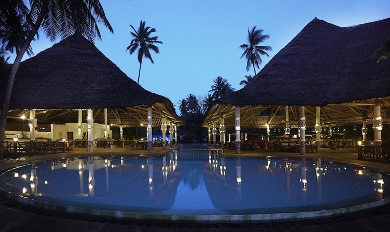Imagen de la piscina del Hotel Neptune Village Beach Resort And Spa All Inclusive. Foto 16