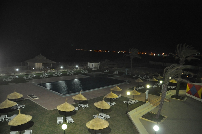 Imagen de la piscina del Hotel Neptunia Beach. Foto 11