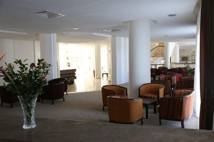 Imagen de los interiores del Hotel Neptunia Beach. Foto 10