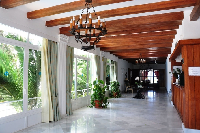 Imagen de los interiores del Hotel Neptuno, Bahia San Antonio. Foto 19