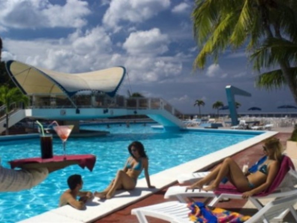 Imagen general del Hotel Neptuno Tritón. Foto 6