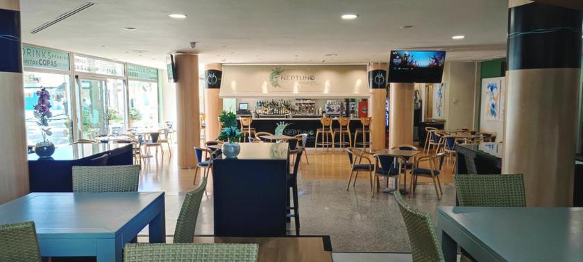 Imagen del bar/restaurante del Hotel Neptuno by ON GROUP. Foto 1