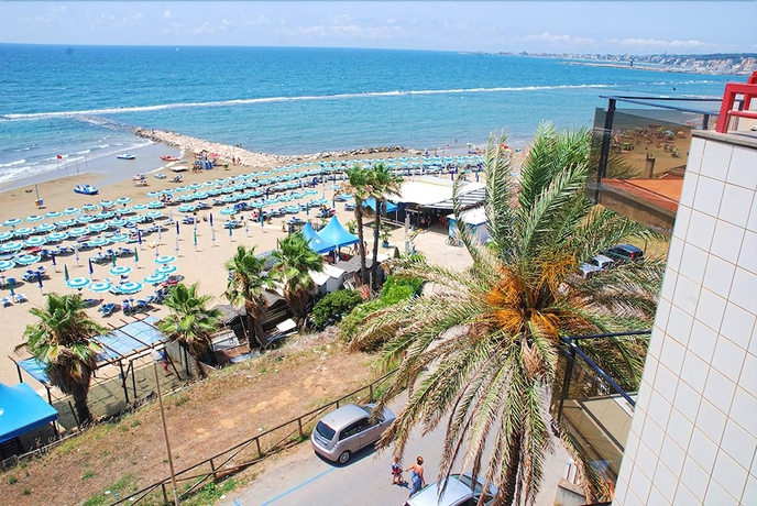 Imagen de la habitación del Hotel Neptunus, Nettuno. Foto 8