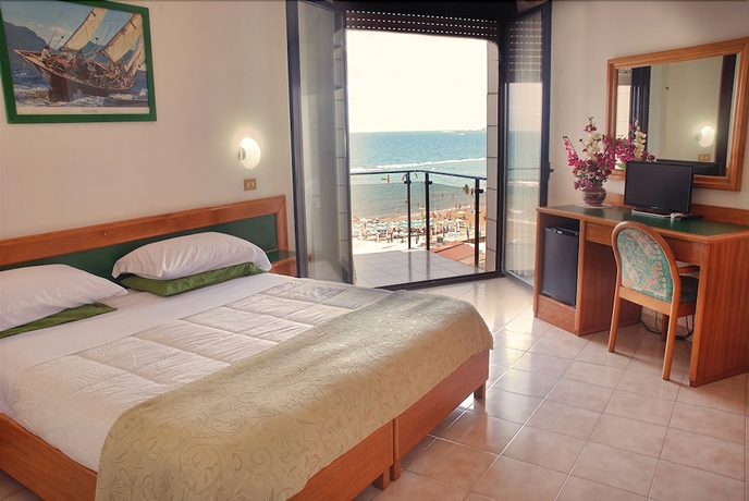Imagen de la habitación del Hotel Neptunus, Nettuno. Foto 9