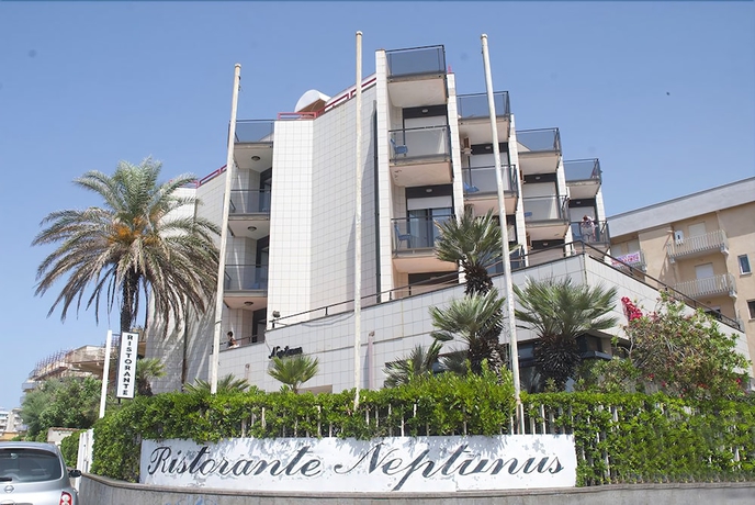 Imagen general del Hotel Neptunus, Nettuno. Foto 1