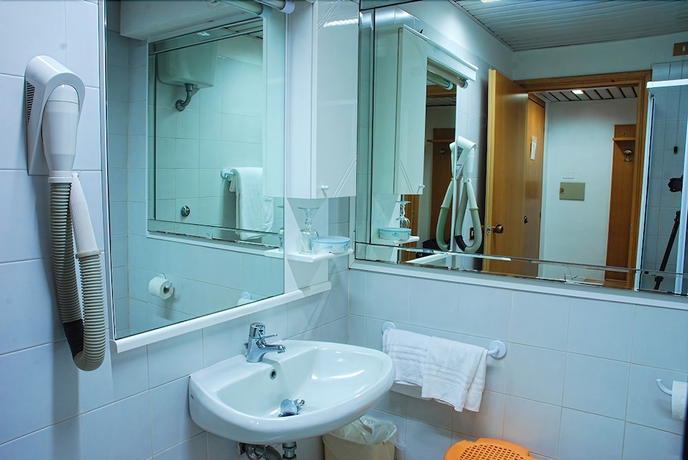 Imagen de la habitación del Hotel Neptunus, Nettuno. Foto 16