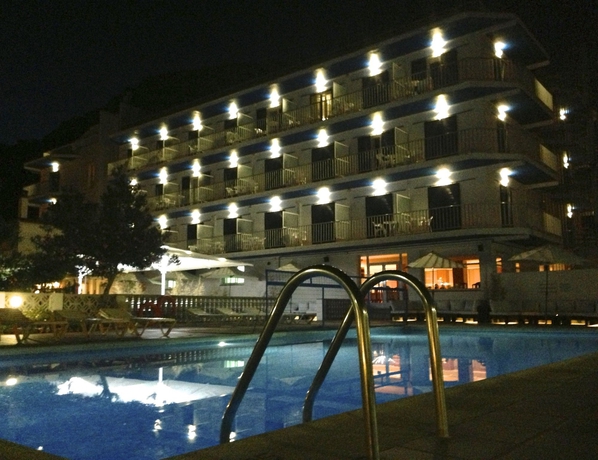 Imagen de la piscina del Hotel Nereida, L' Estartit. Foto 16