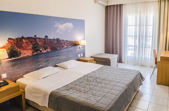 Imagen de la habitación del Hotel Nereides, Al&oacute;nnisos. Foto 2