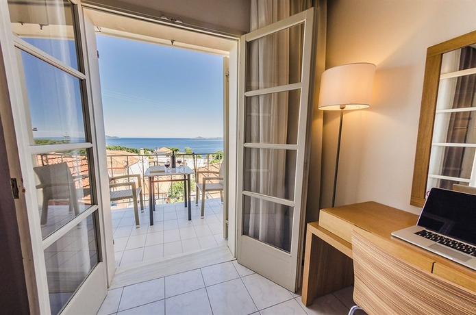 Imagen de la habitación del Hotel Nereides, Al&oacute;nnisos. Foto 9