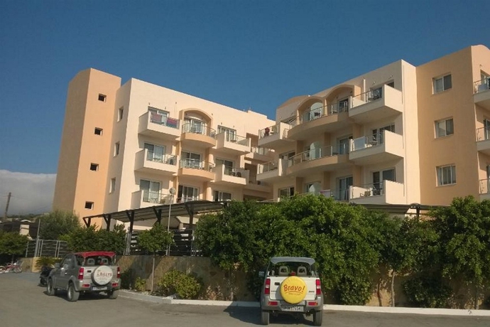 Imagen de los exteriores del Hotel Nereides, K&aacute;rpatos Ciudad. Foto 4