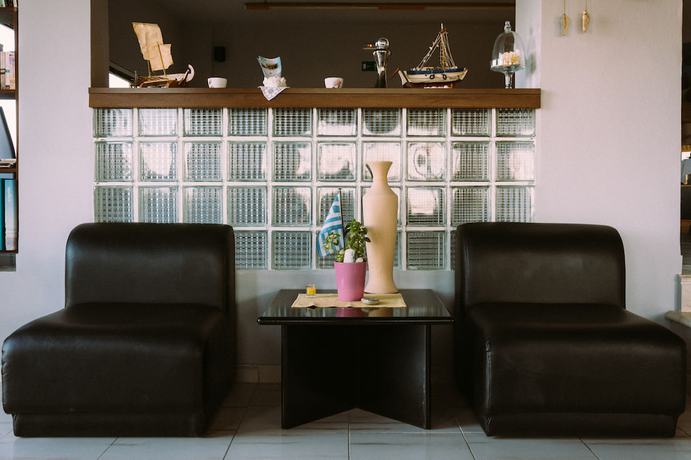 Imagen de los interiores del Hotel Nereides, Platanias. Foto 19