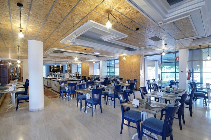 Imagen del bar/restaurante del Hotel Nereus. Foto 3