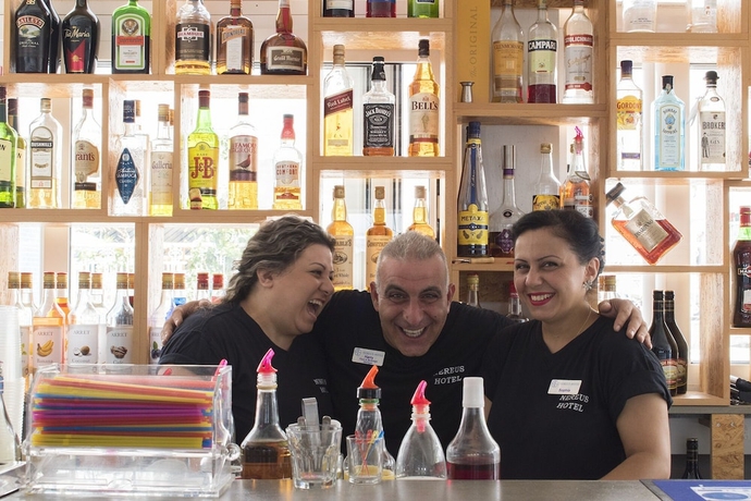 Imagen del bar/restaurante del Hotel Nereus. Foto 7