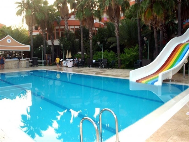 Imagen general del Hotel Nergos Garden. Foto 1