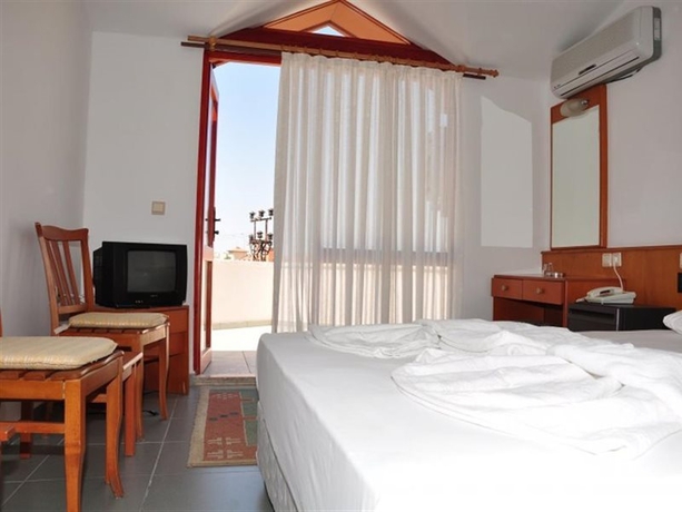 Imagen general del Hotel Nergos Garden. Foto 10