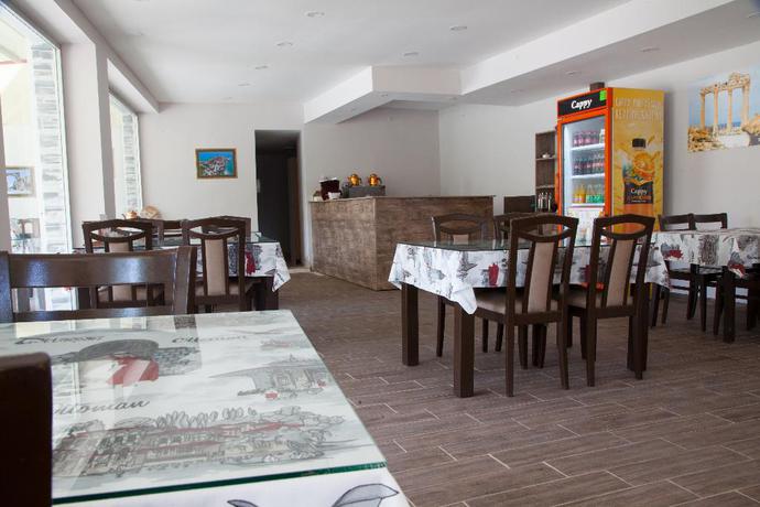 Imagen del bar/restaurante del Hotel Nergos Side. Foto 3