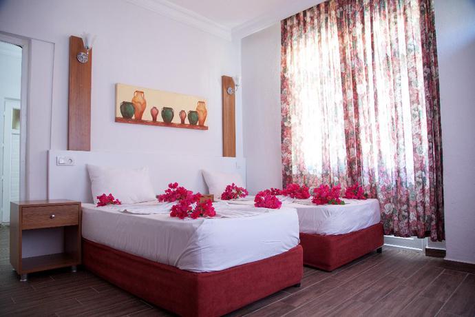Imagen de la habitación del Hotel Nergos Side. Foto 10