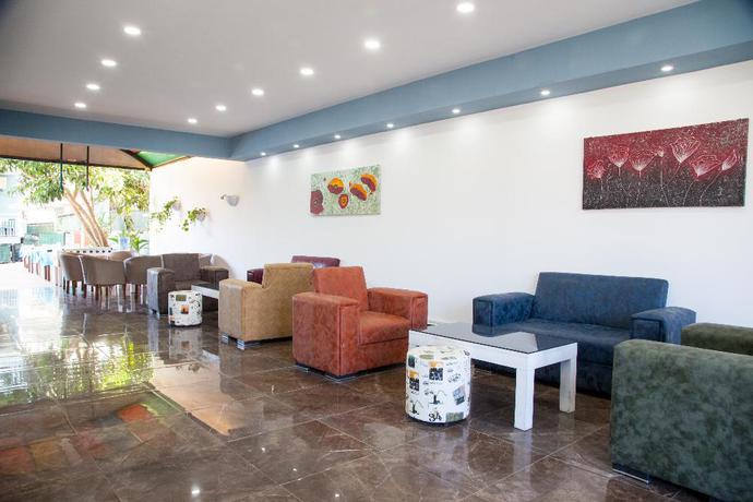 Imagen de los interiores del Hotel Nergos Side. Foto 18