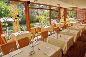 Imagen del bar/restaurante del Hotel Nerija. Foto 2