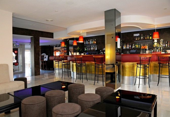 Imagen de los interiores del Hotel Nerja Club by Dorobe Hotels. Foto 12