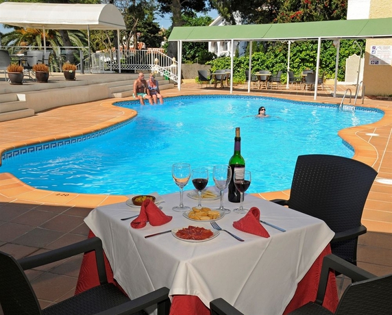 Imagen del bar/restaurante del Hotel Nerja Club by Dorobe Hotels. Foto 2