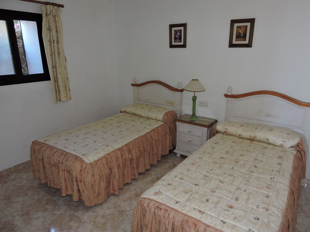 Imagen de la habitación del Hotel Nerja Villas Capistrano. Foto 3