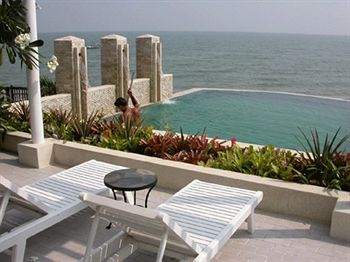 Imagen de los exteriores del Hotel Nern Chalet Beachfront. Foto 9